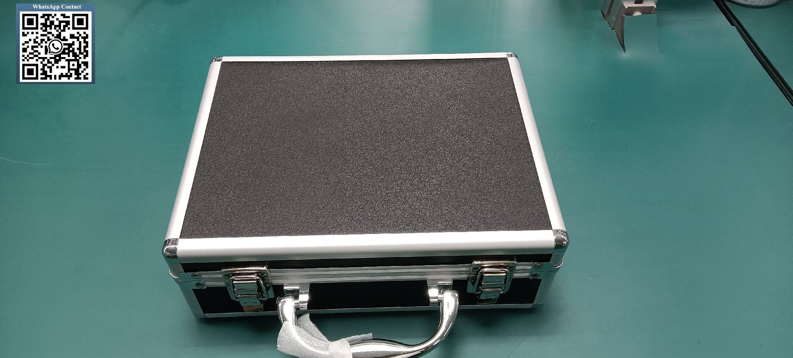 Professional iriscope camera setup with iridology camera stand for training purposes